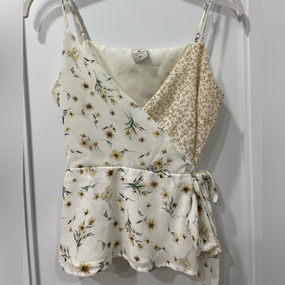 Floral sleeveless blouse, size XS